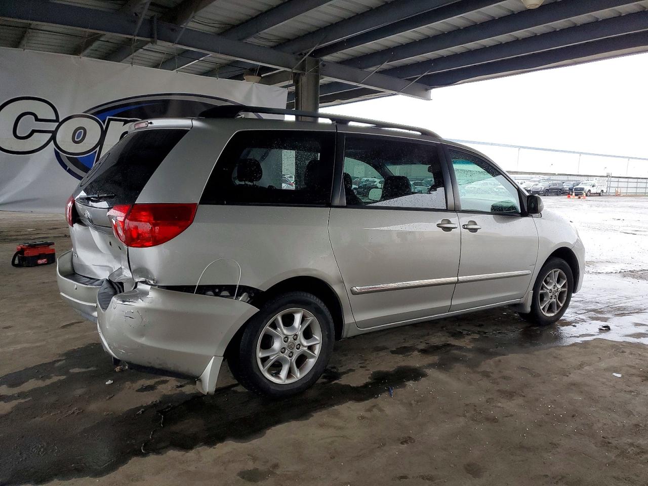 2006 TOYOTA SIENNA XLE photo 5