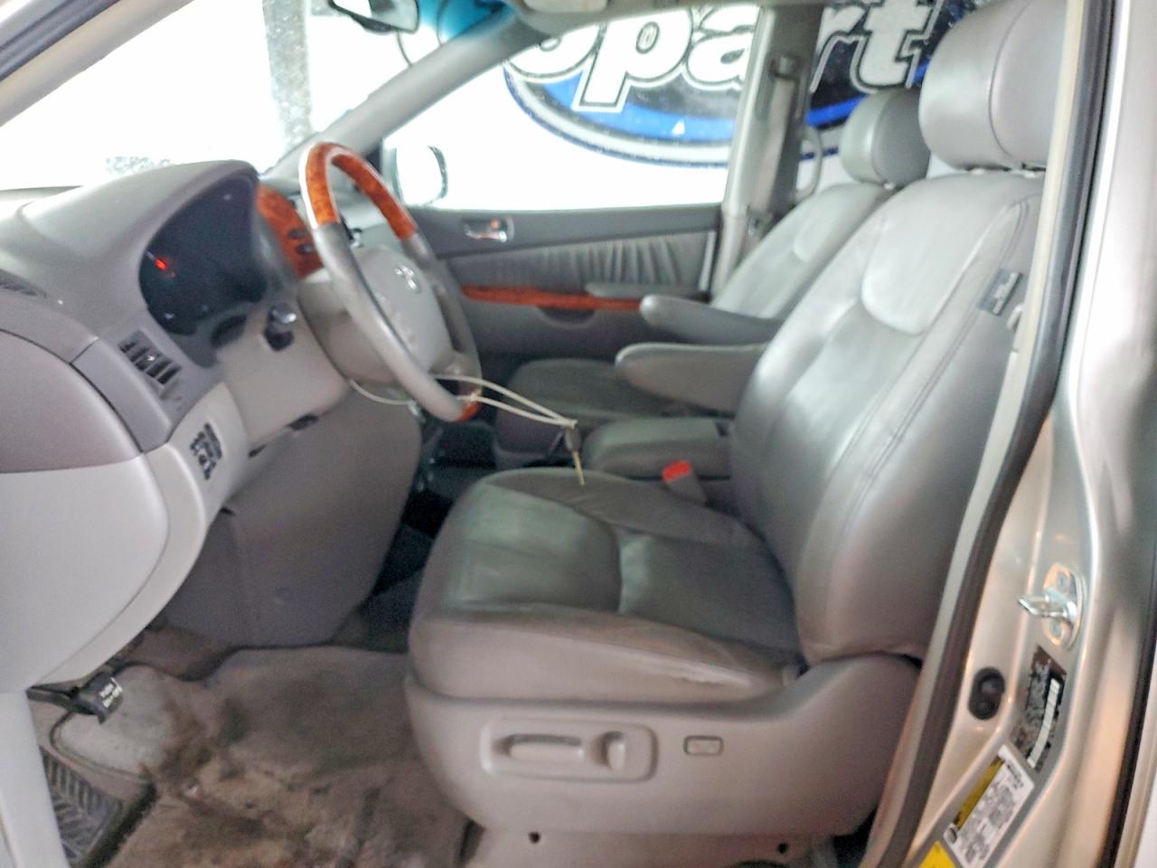 2006 TOYOTA SIENNA XLE photo 13