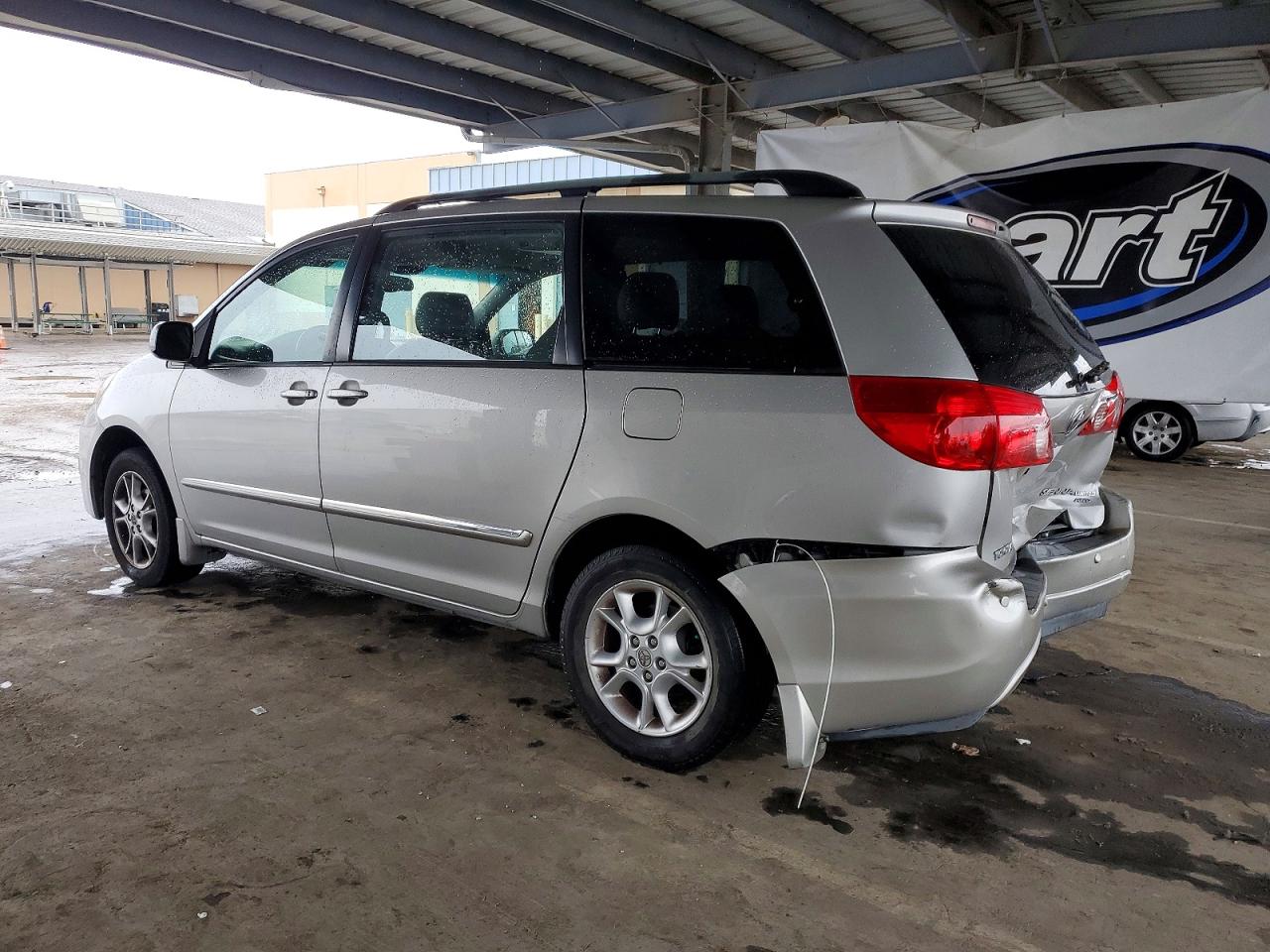 2006 TOYOTA SIENNA XLE photo 3