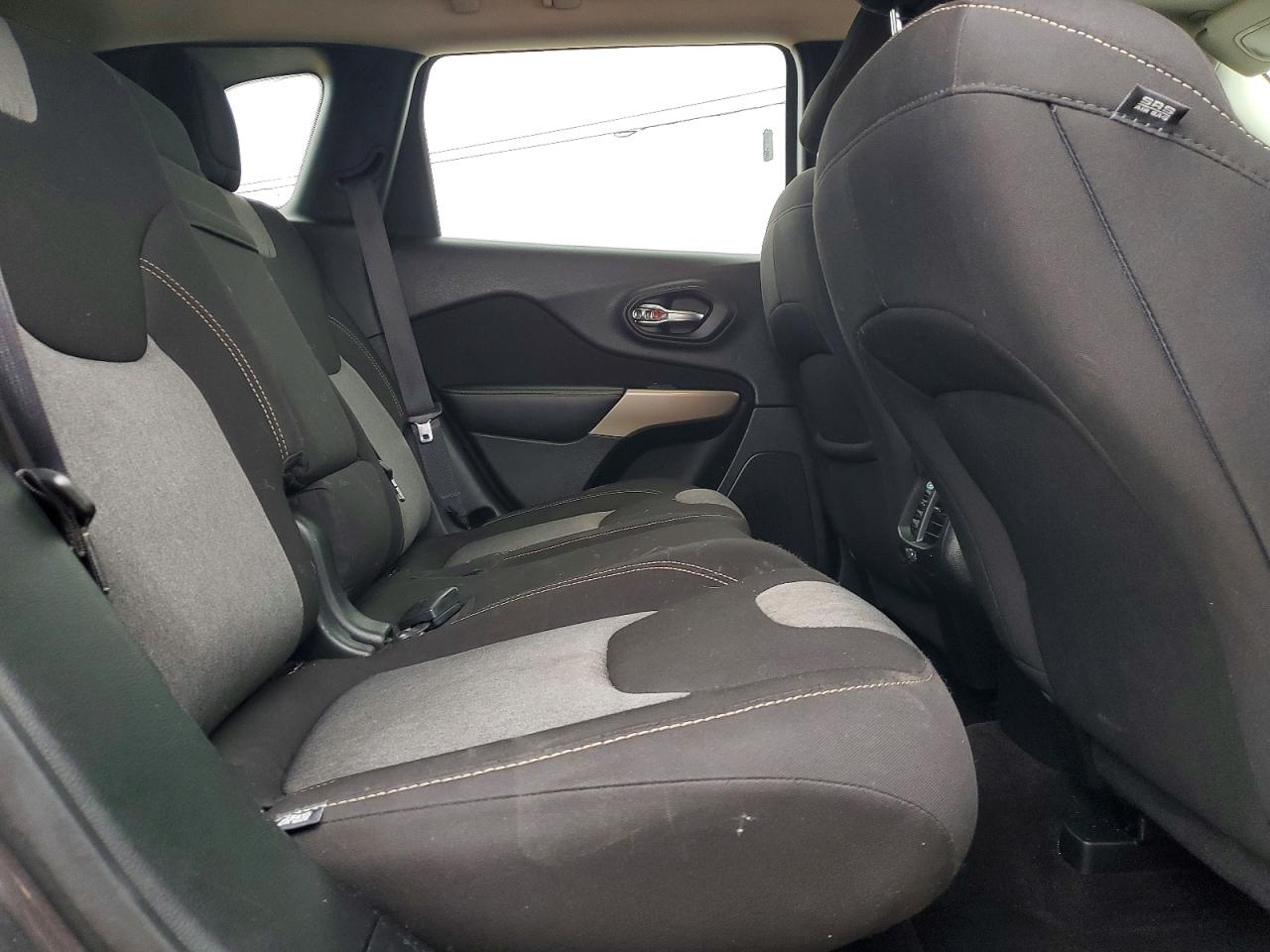 2018 JEEP CHEROKEE LATITUDE photo 11