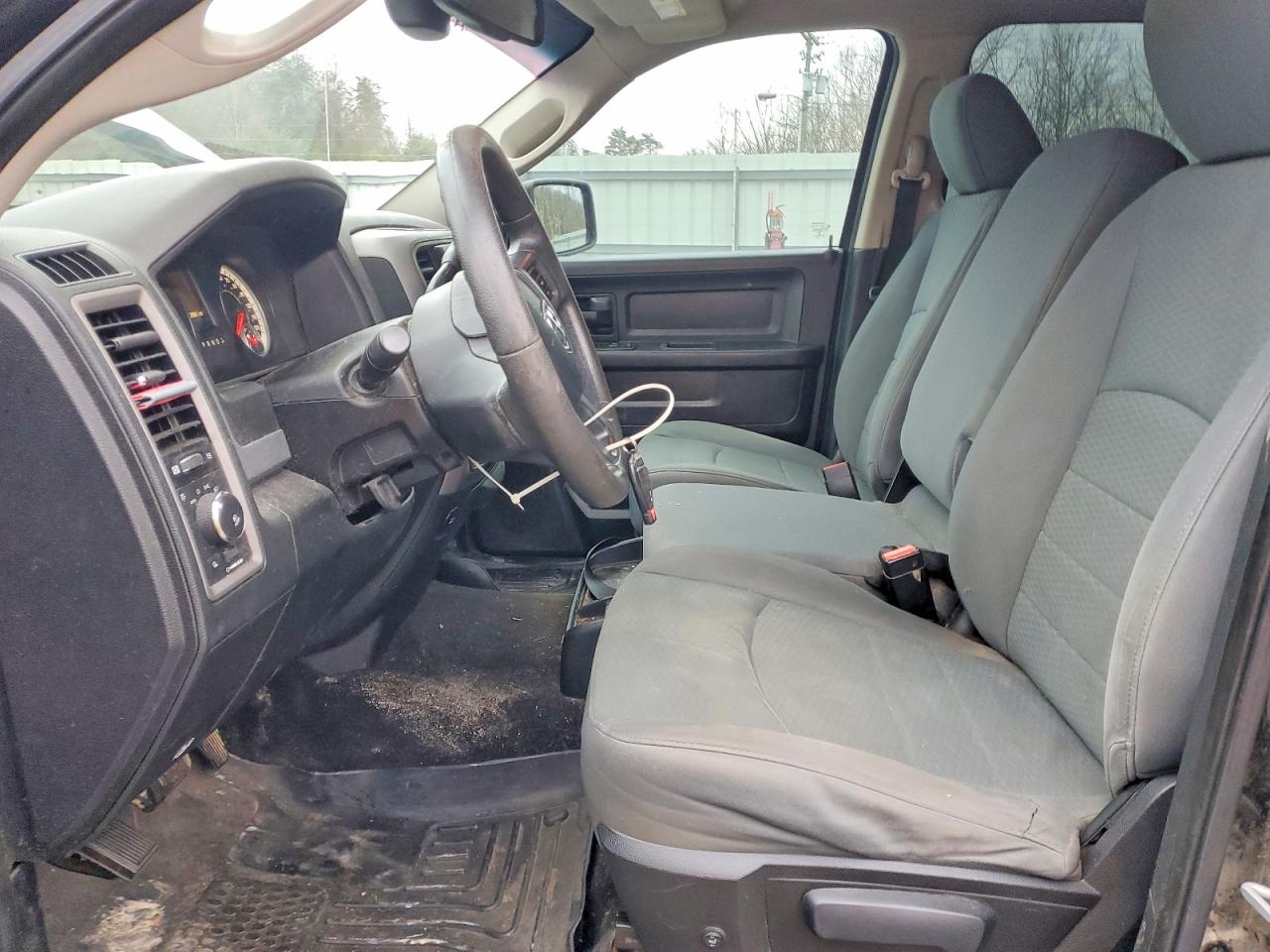 2014 RAM 1500 ST photo 7