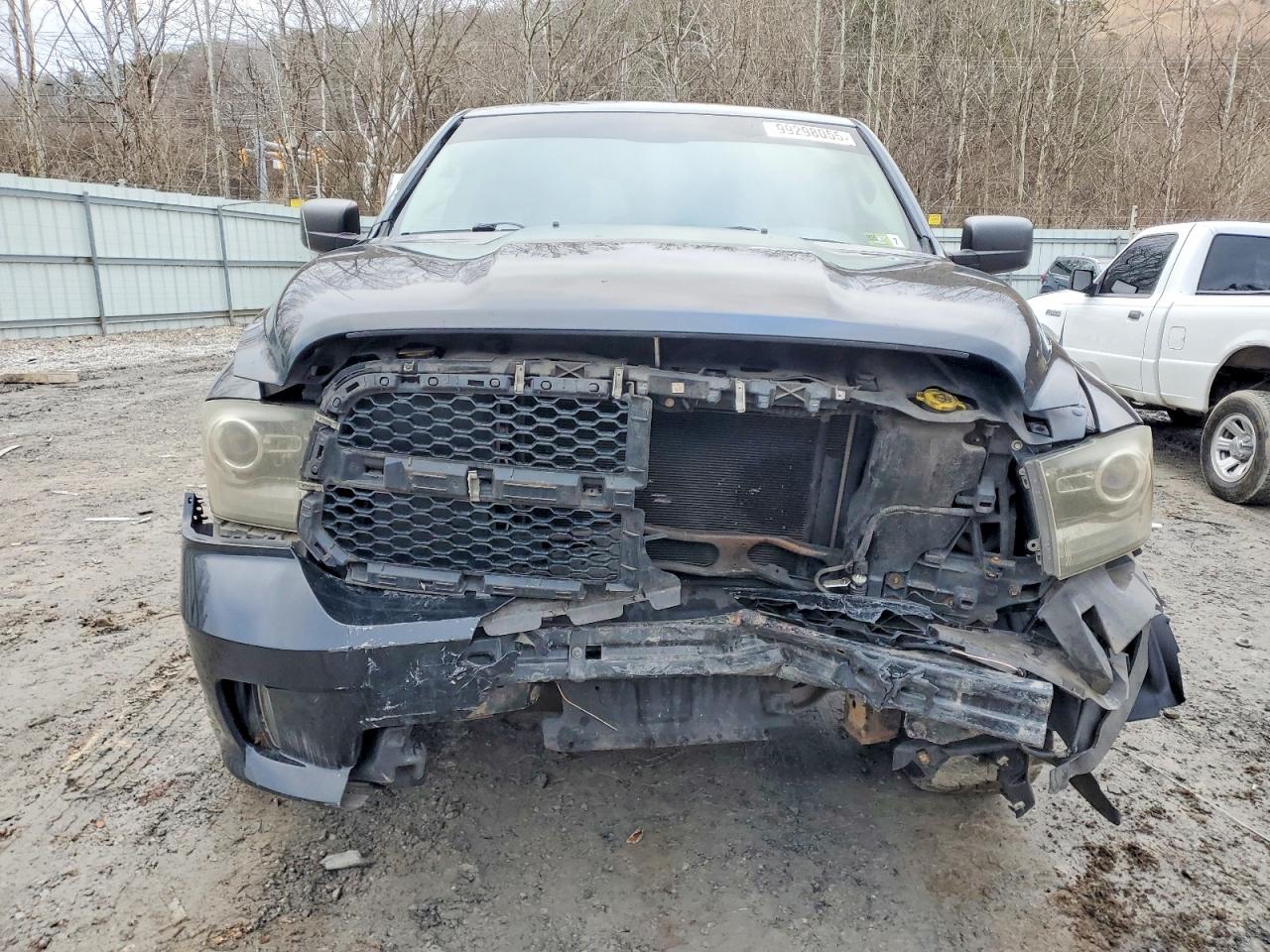 2014 RAM 1500 ST photo 5