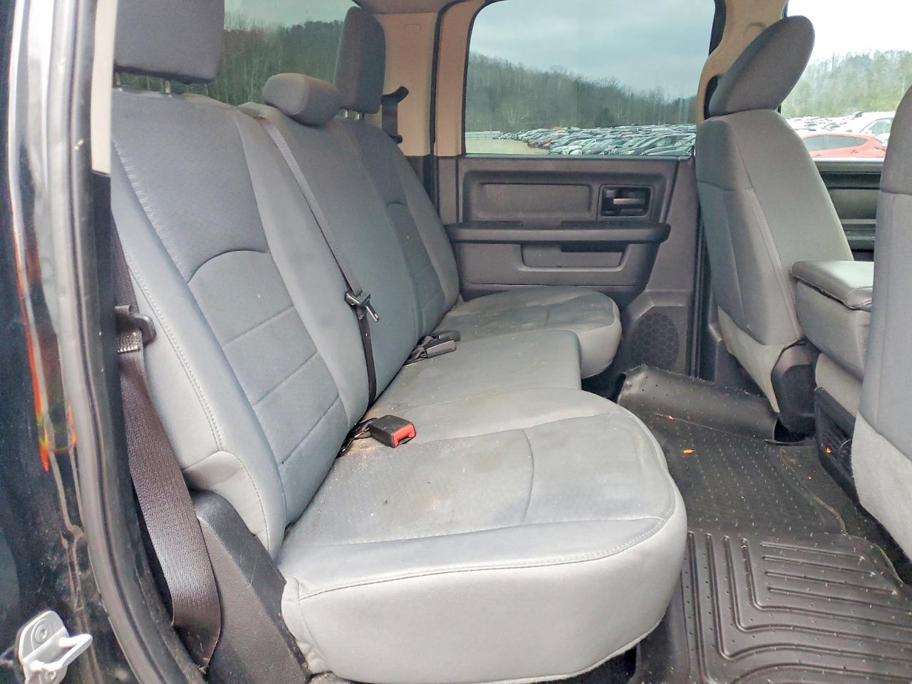 2014 RAM 1500 ST photo 10