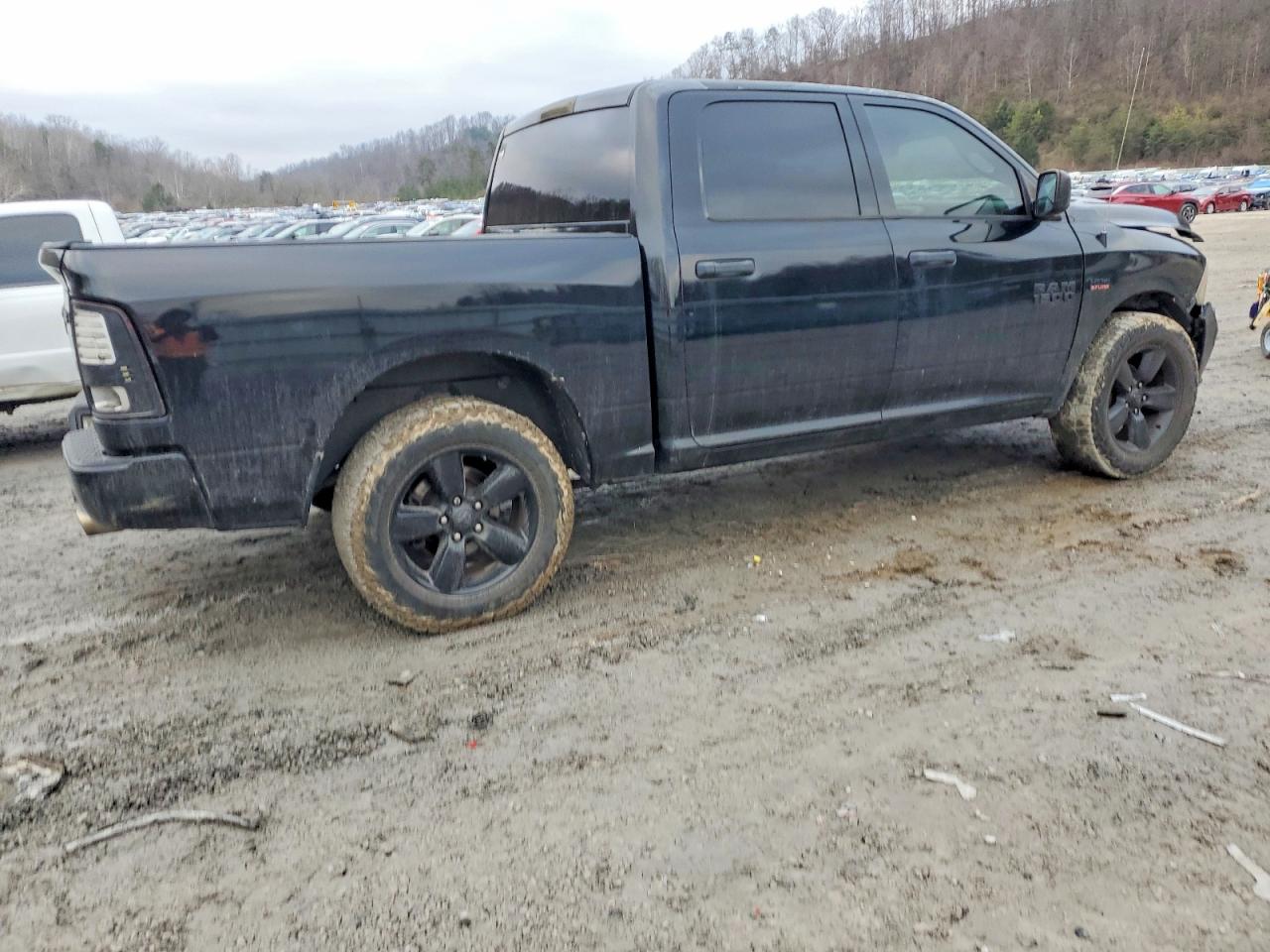 2014 RAM 1500 ST photo 3