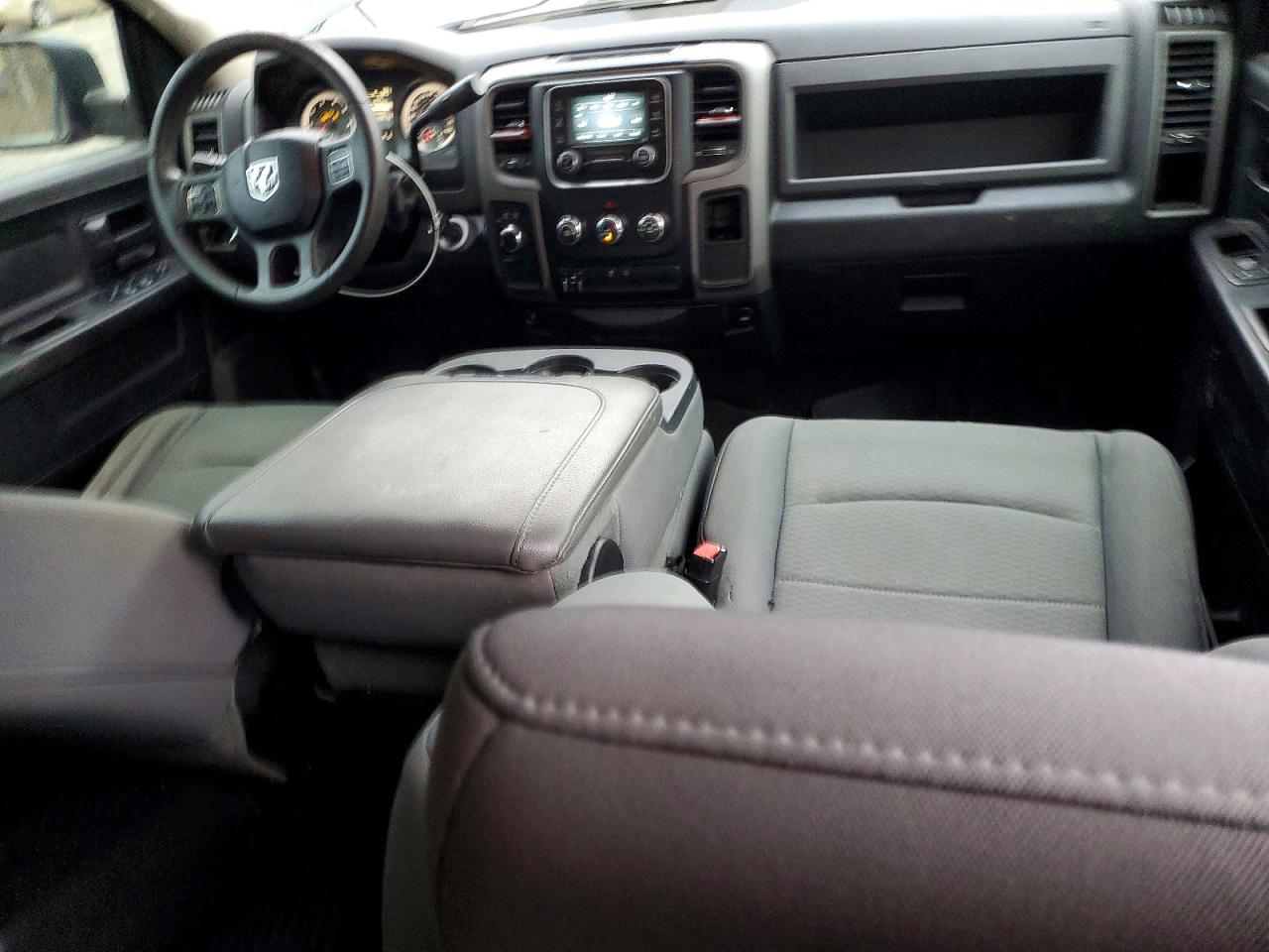 2014 RAM 1500 ST photo 8