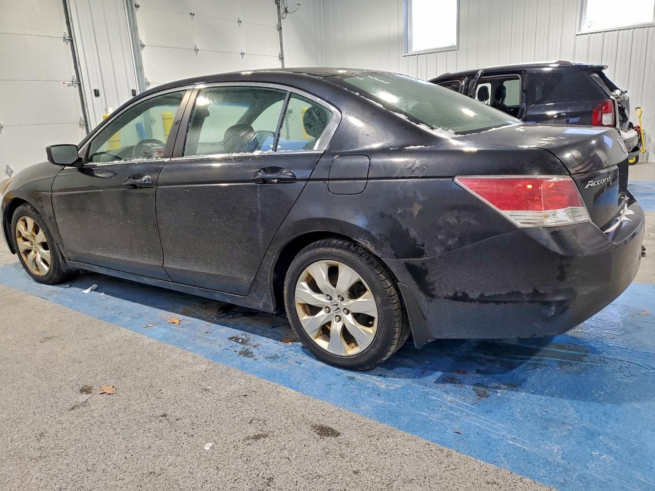 2010 HONDA ACCORD EX photo 2