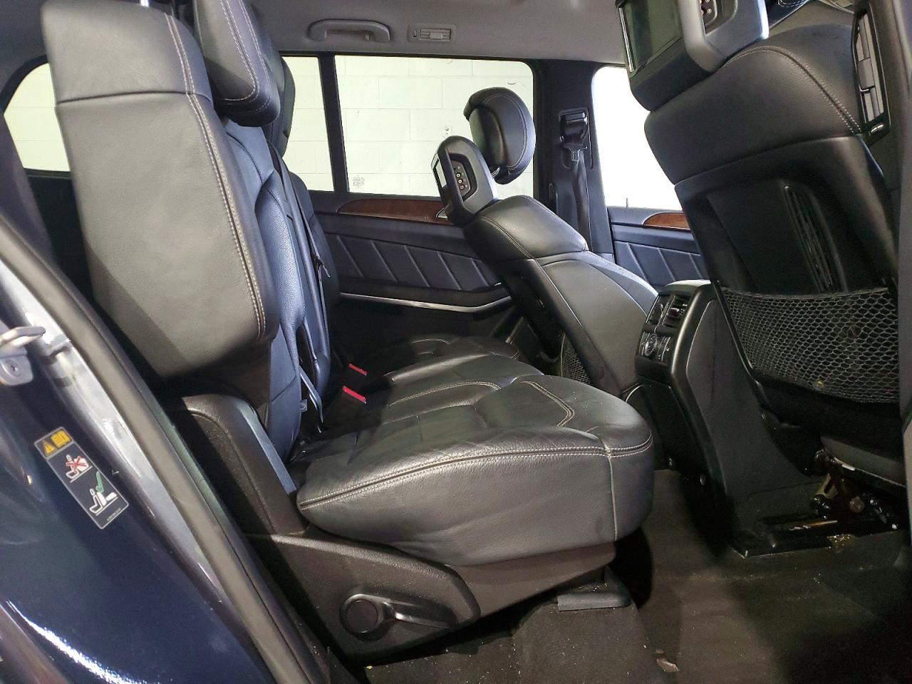 2015 MERCEDES-BENZ GL 550 4MATIC photo 11