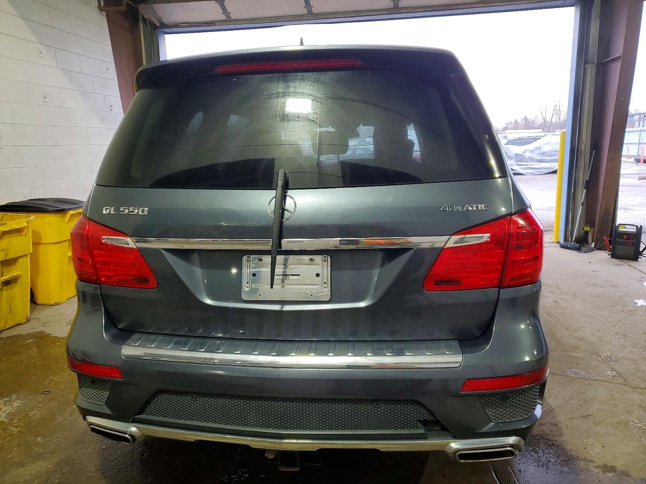 2015 MERCEDES-BENZ GL 550 4MATIC photo 6
