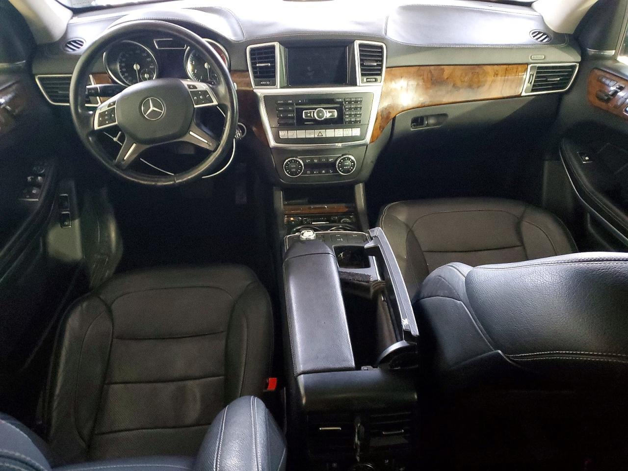 2015 MERCEDES-BENZ GL 550 4MATIC photo 8