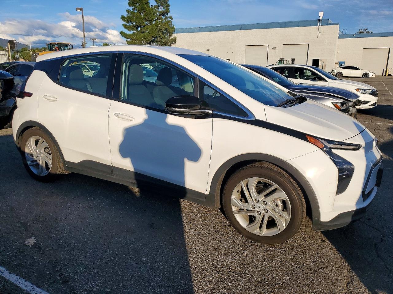 2023 CHEVROLET BOLT EV 1LT photo 4