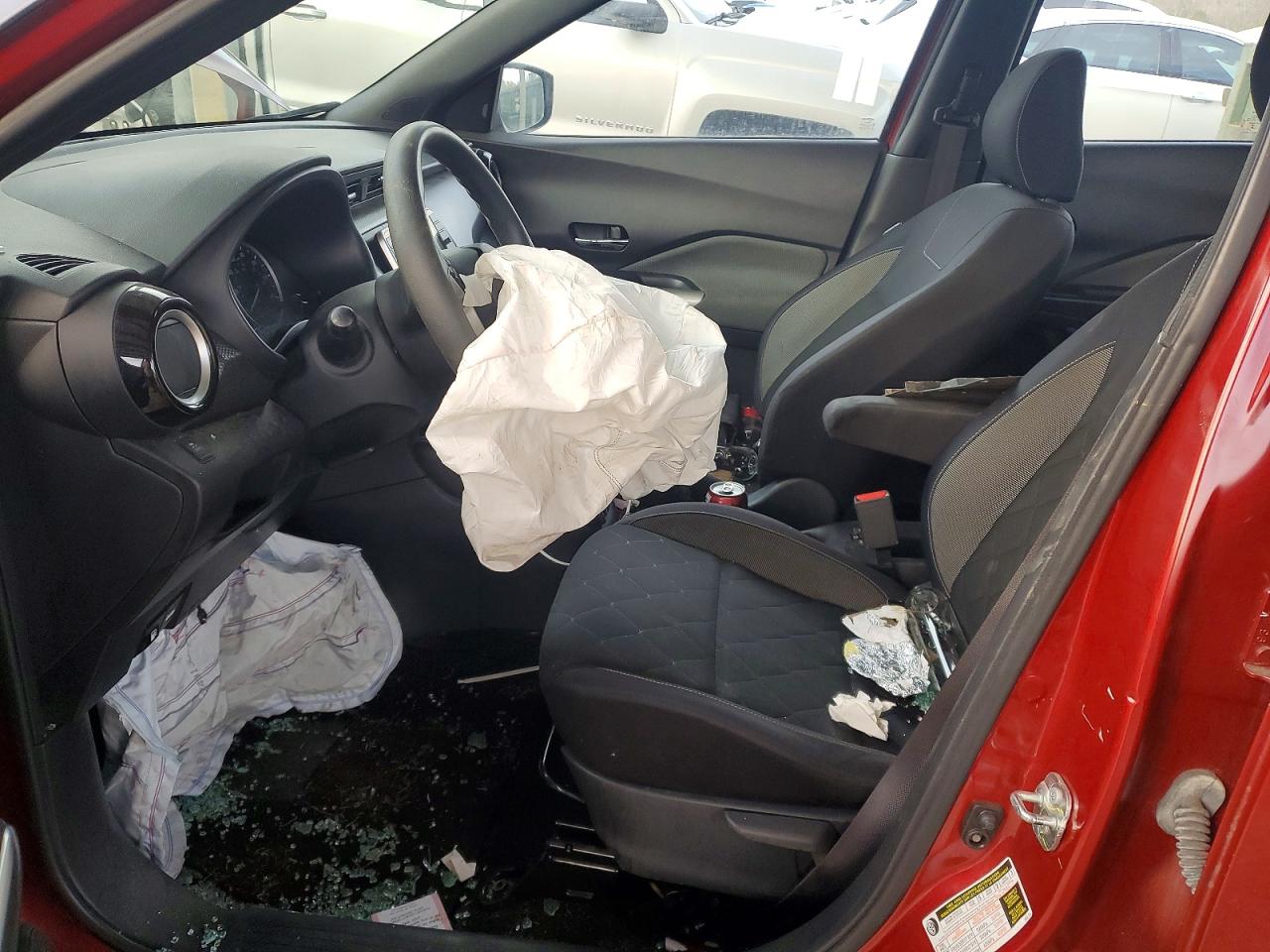 2019 NISSAN KICKS S photo 7