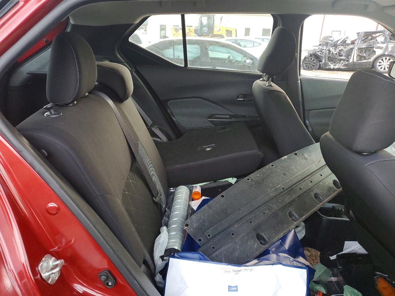 2019 NISSAN KICKS S photo 10