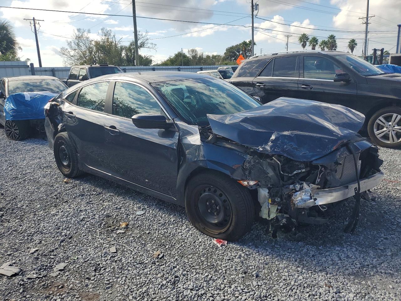 2017 HONDA CIVIC LX photo 4