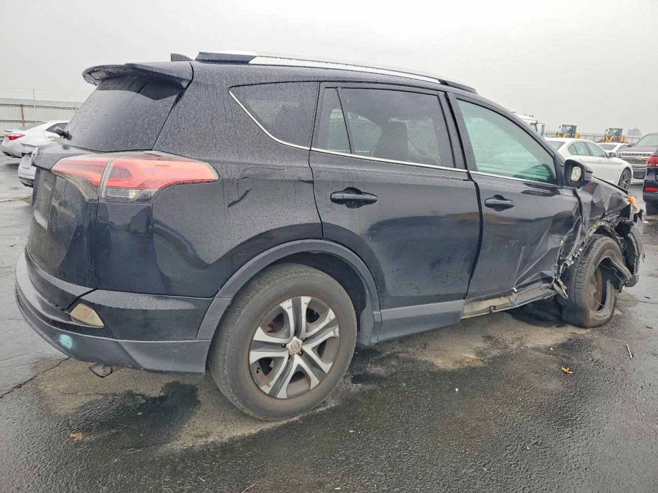 2016 TOYOTA RAV4 LE photo 7