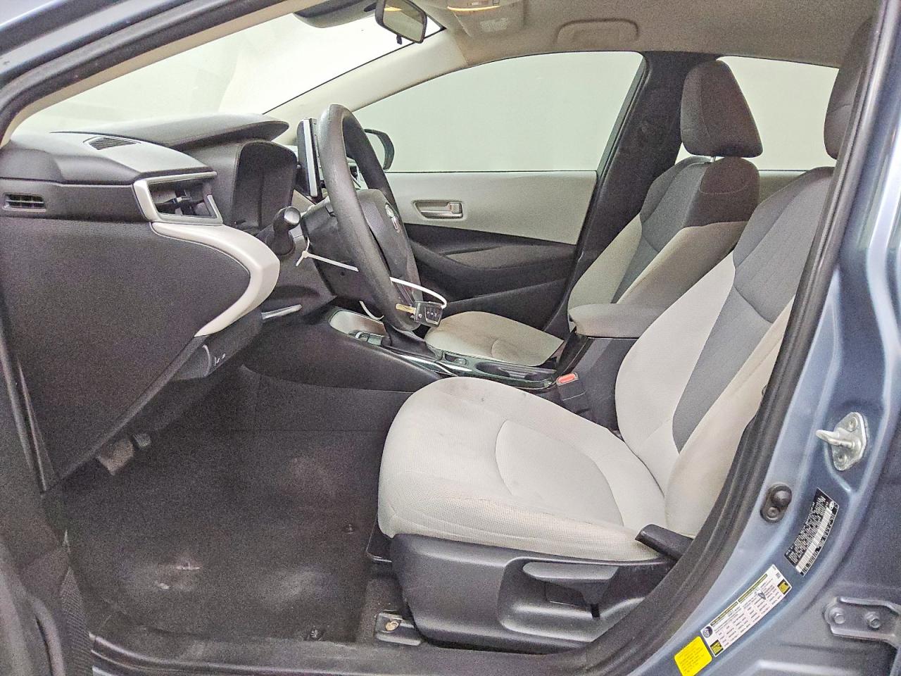 2020 TOYOTA COROLLA LE photo 7