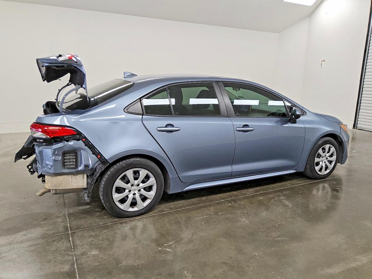 2020 TOYOTA COROLLA LE photo 3