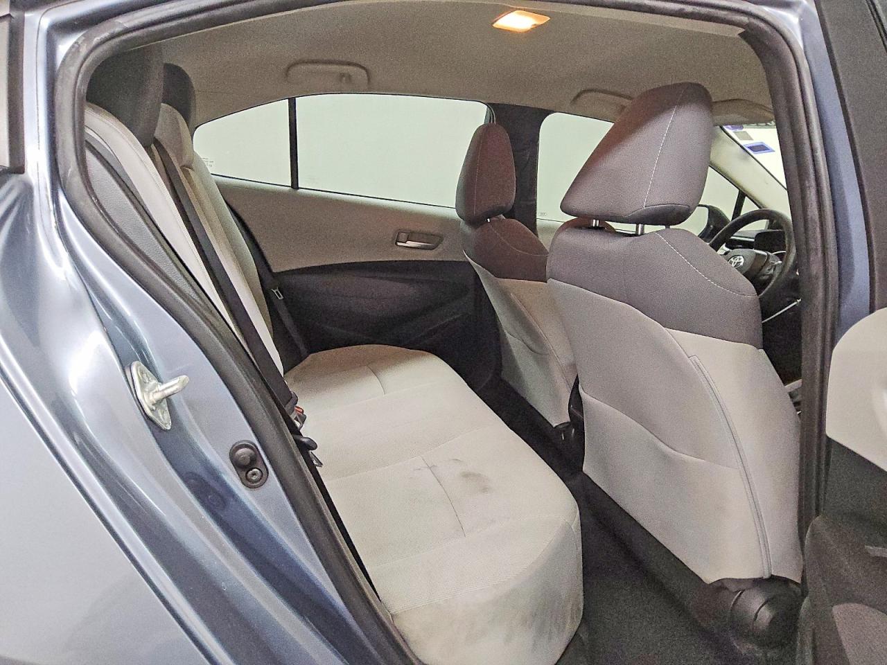 2020 TOYOTA COROLLA LE photo 10