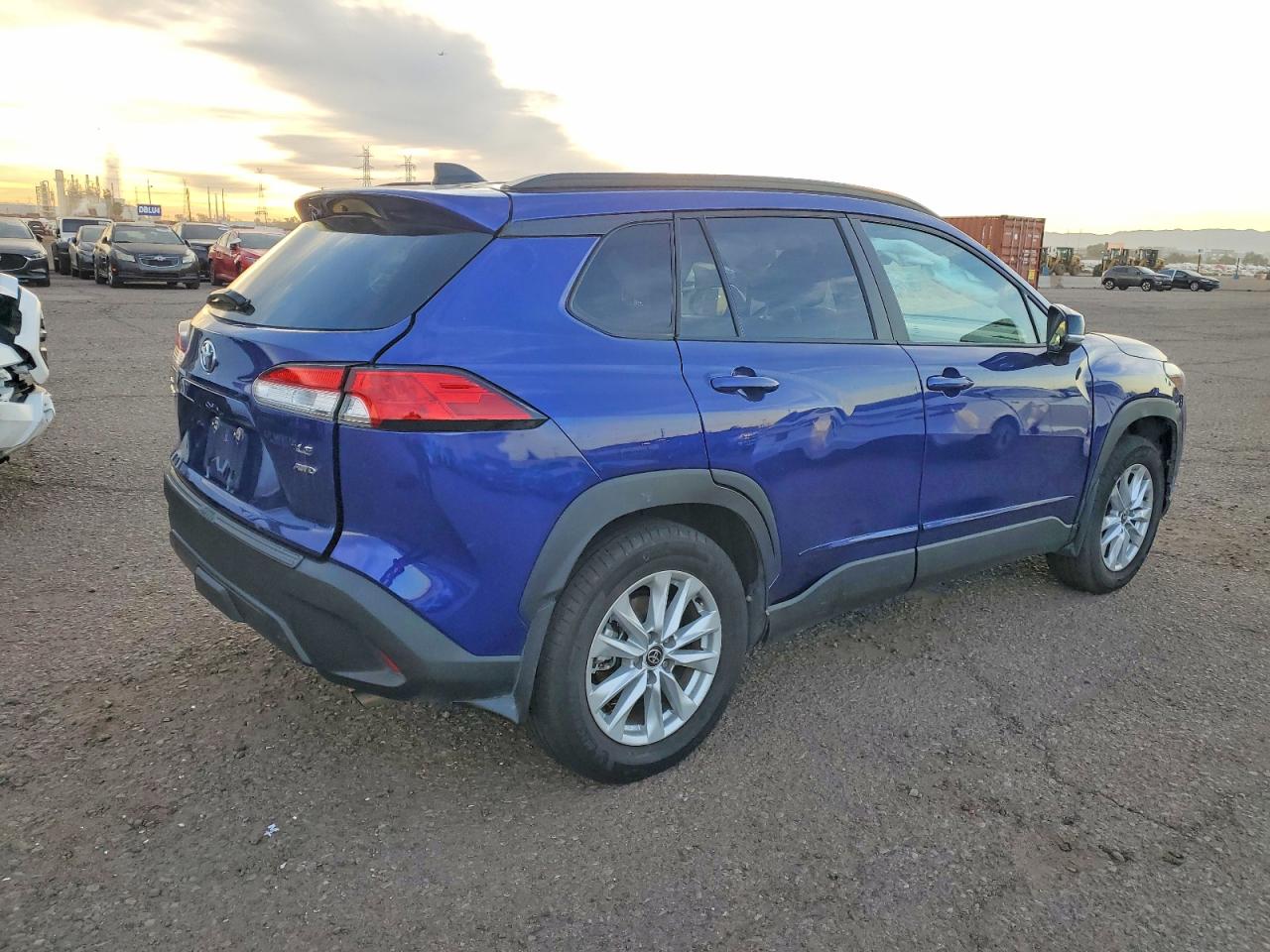 2025 TOYOTA COROLLA CROSS LE photo 3