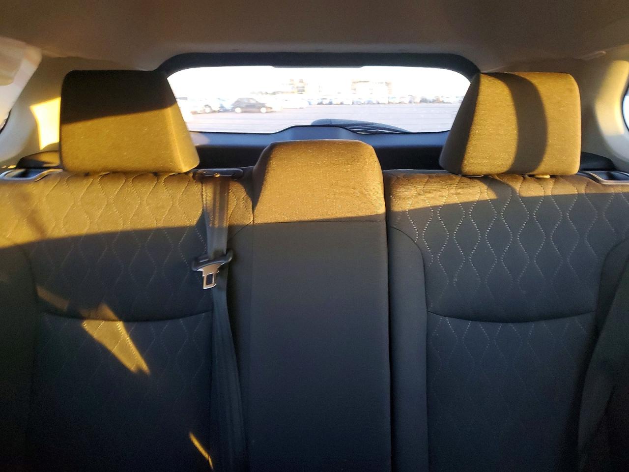 2025 TOYOTA COROLLA CROSS LE photo 10
