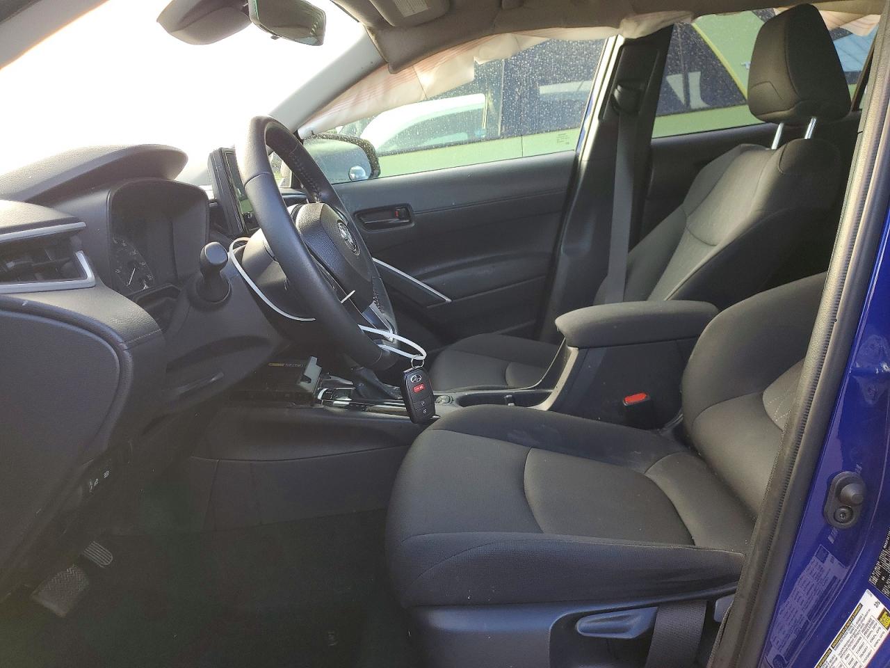 2025 TOYOTA COROLLA CROSS LE photo 7