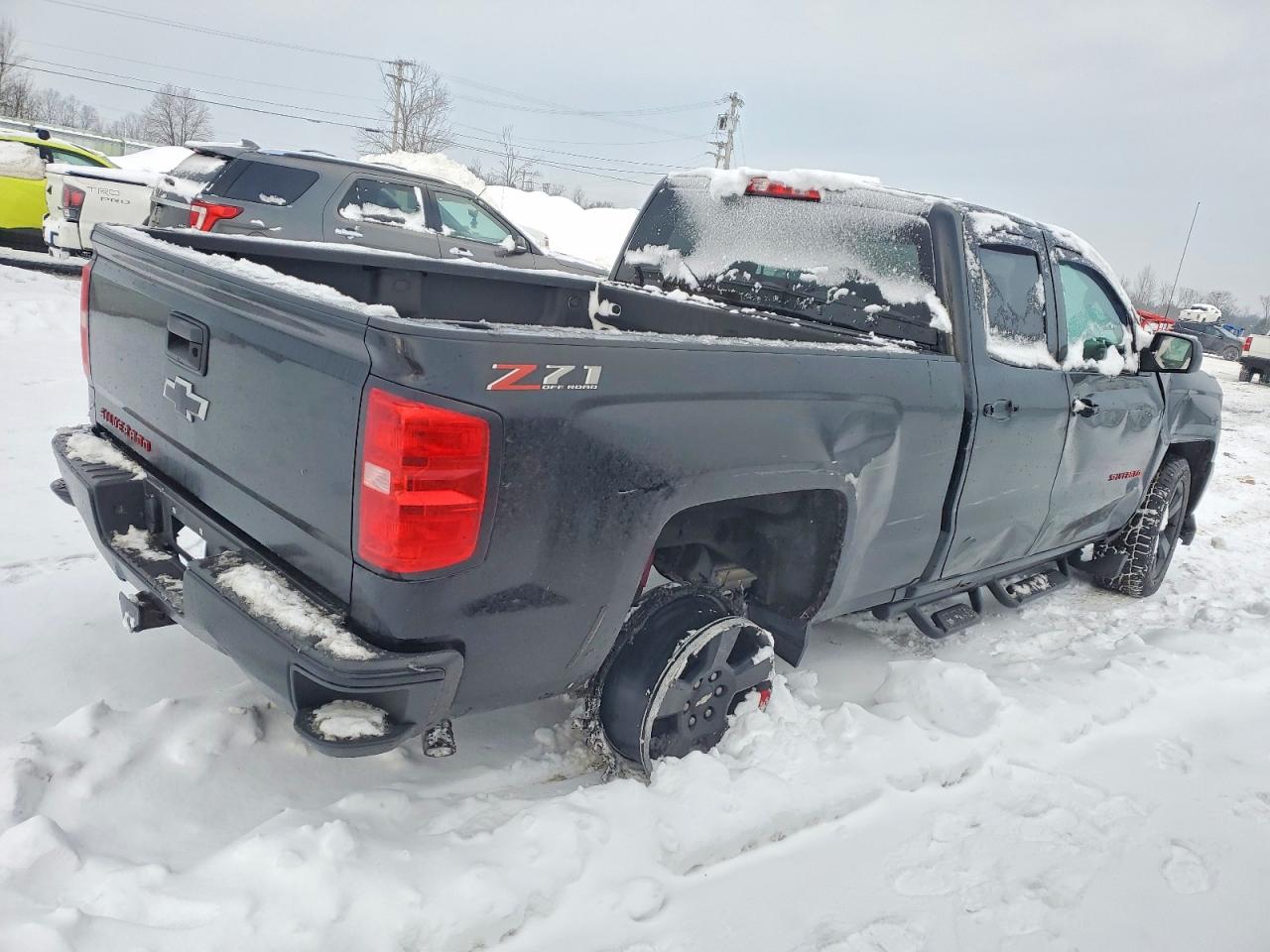 2018 CHEVROLET SILVERADO K1500 LT photo 3
