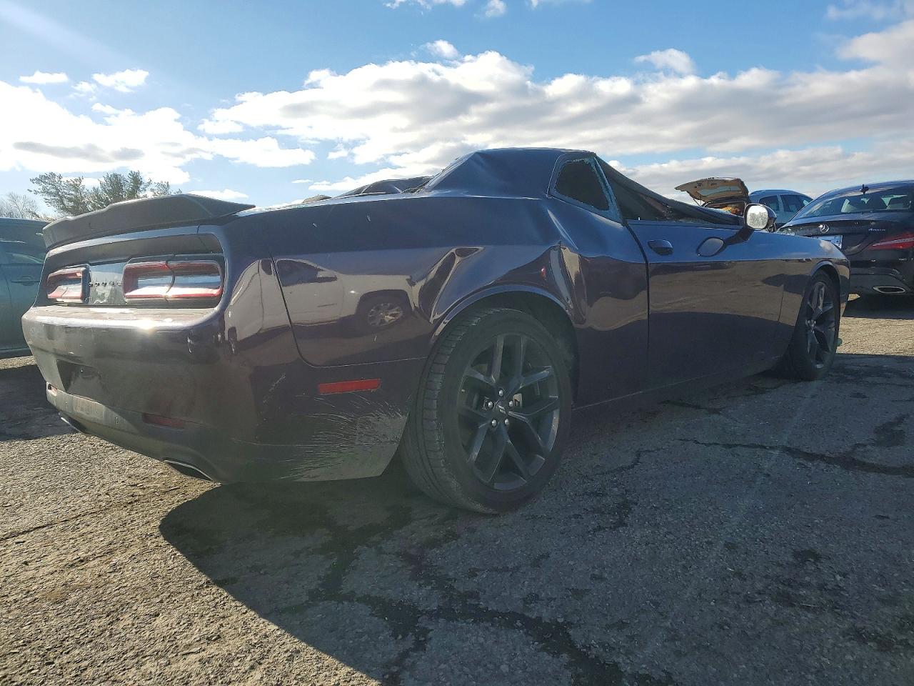 2022 DODGE CHALLENGER GT photo 3