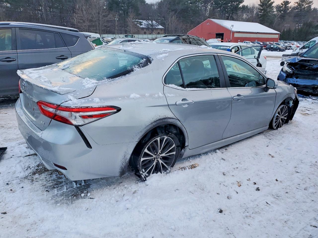 2019 TOYOTA CAMRY L photo 3