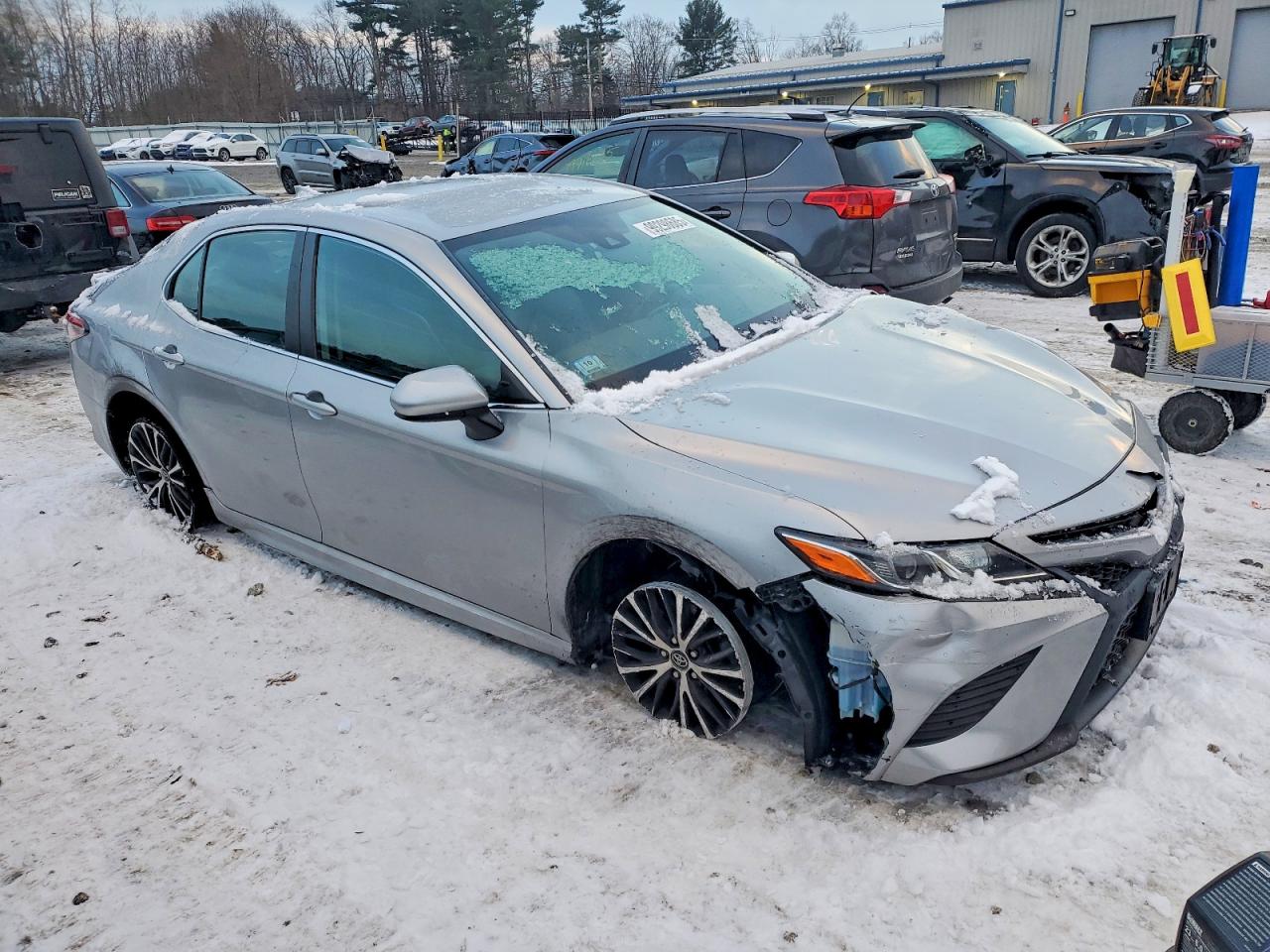 2019 TOYOTA CAMRY L photo 4