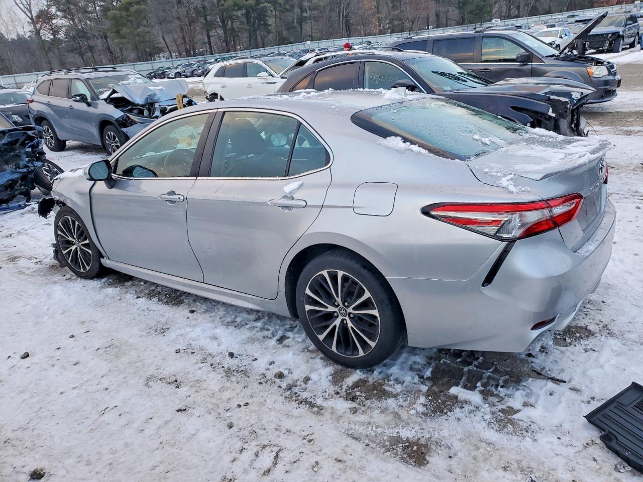 2019 TOYOTA CAMRY L photo 2