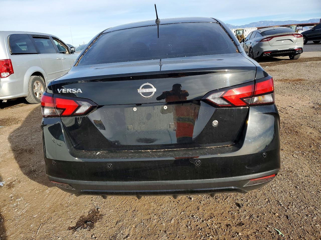 2024 NISSAN VERSA S photo 6