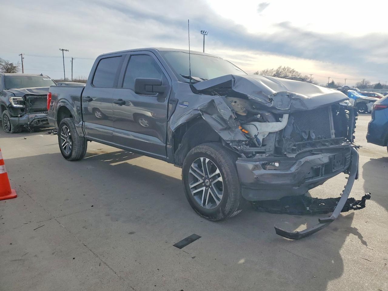 2023 FORD F150 SUPERCREW photo 4