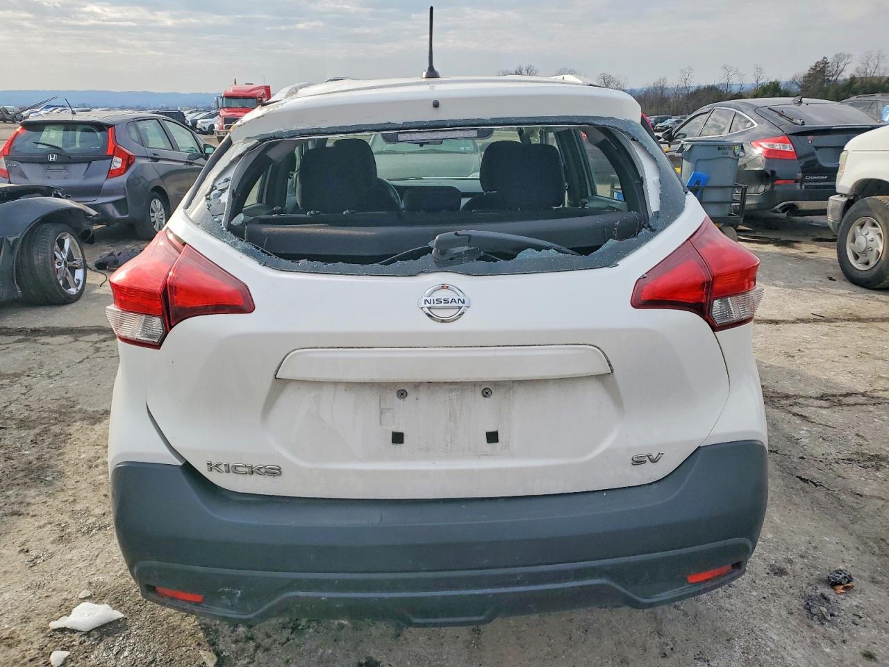 2018 NISSAN KICKS S photo 6