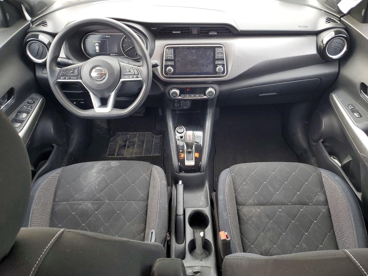 2018 NISSAN KICKS S photo 8