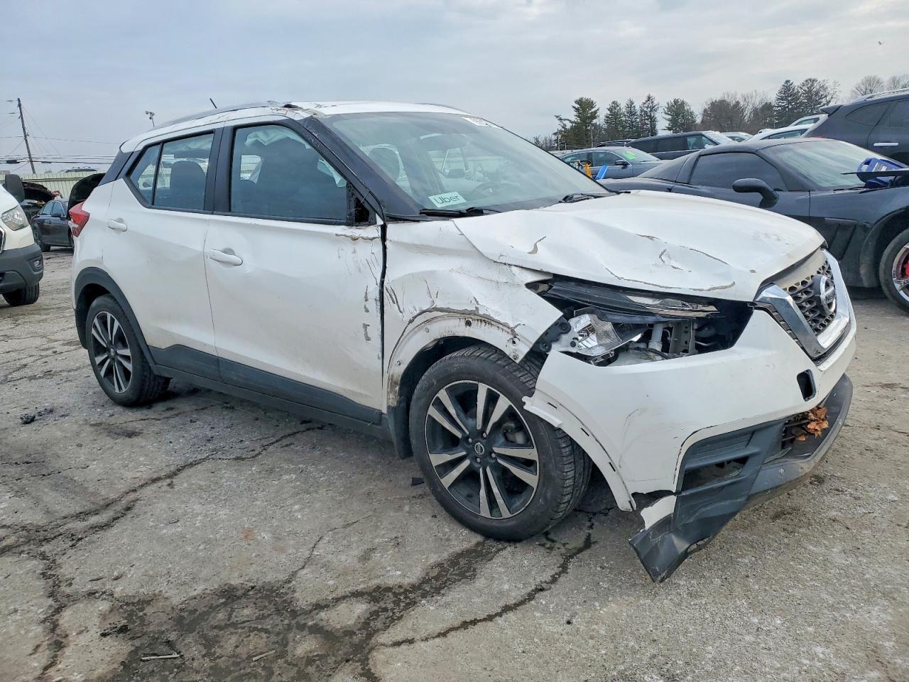 2018 NISSAN KICKS S photo 4