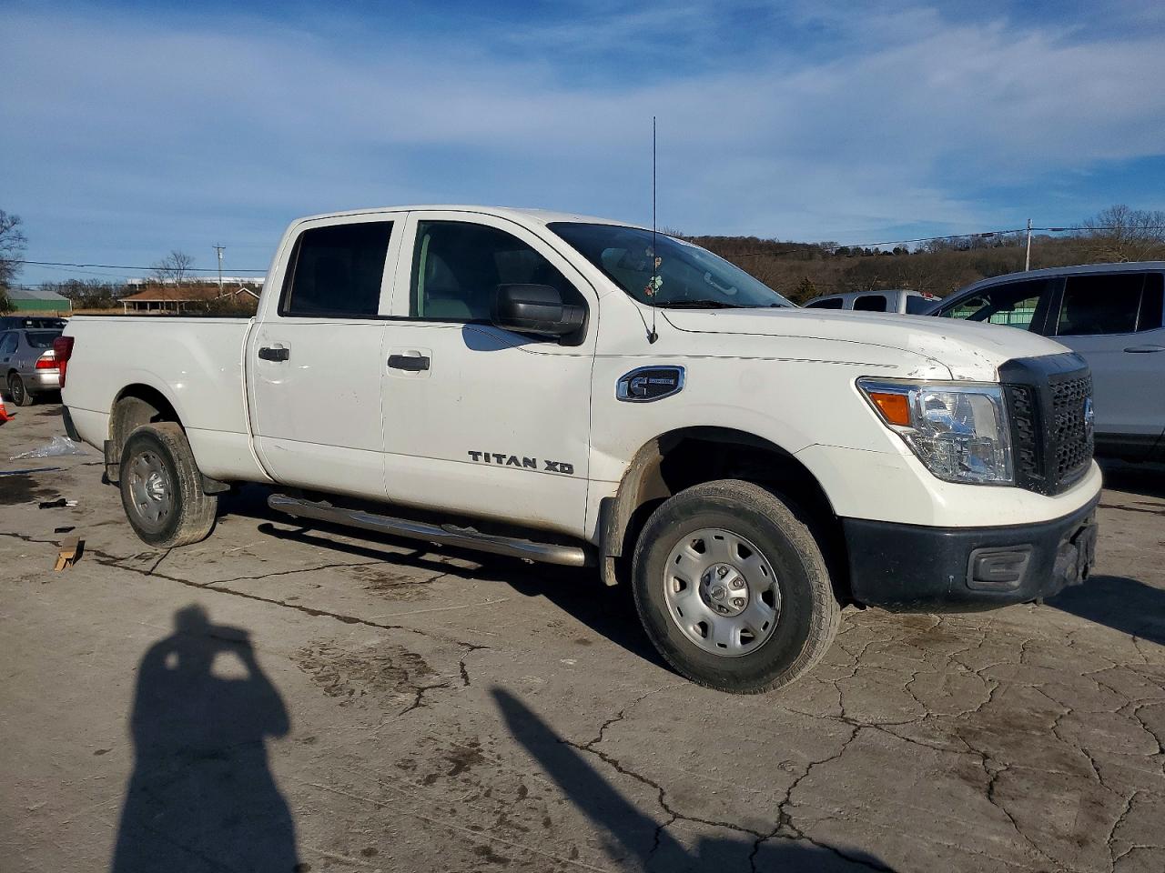2018 NISSAN TITAN XD S photo 4