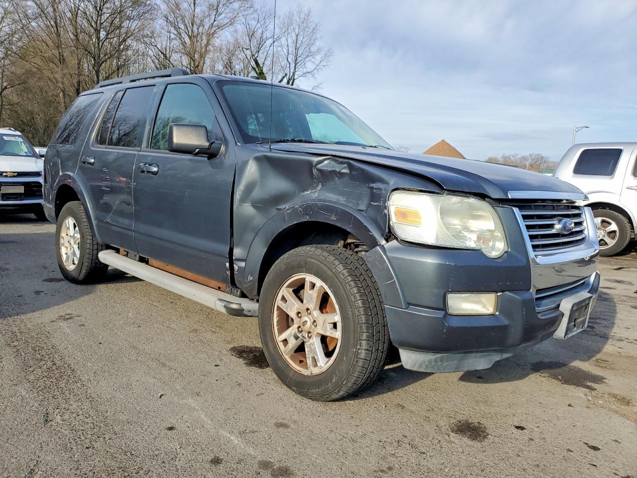 2010 FORD EXPLORER XLT photo 4