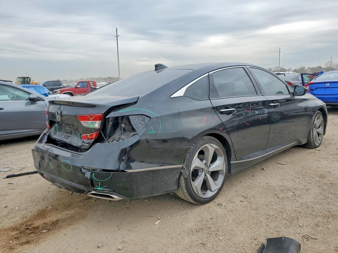 2018 HONDA ACCORD TOURING photo 3