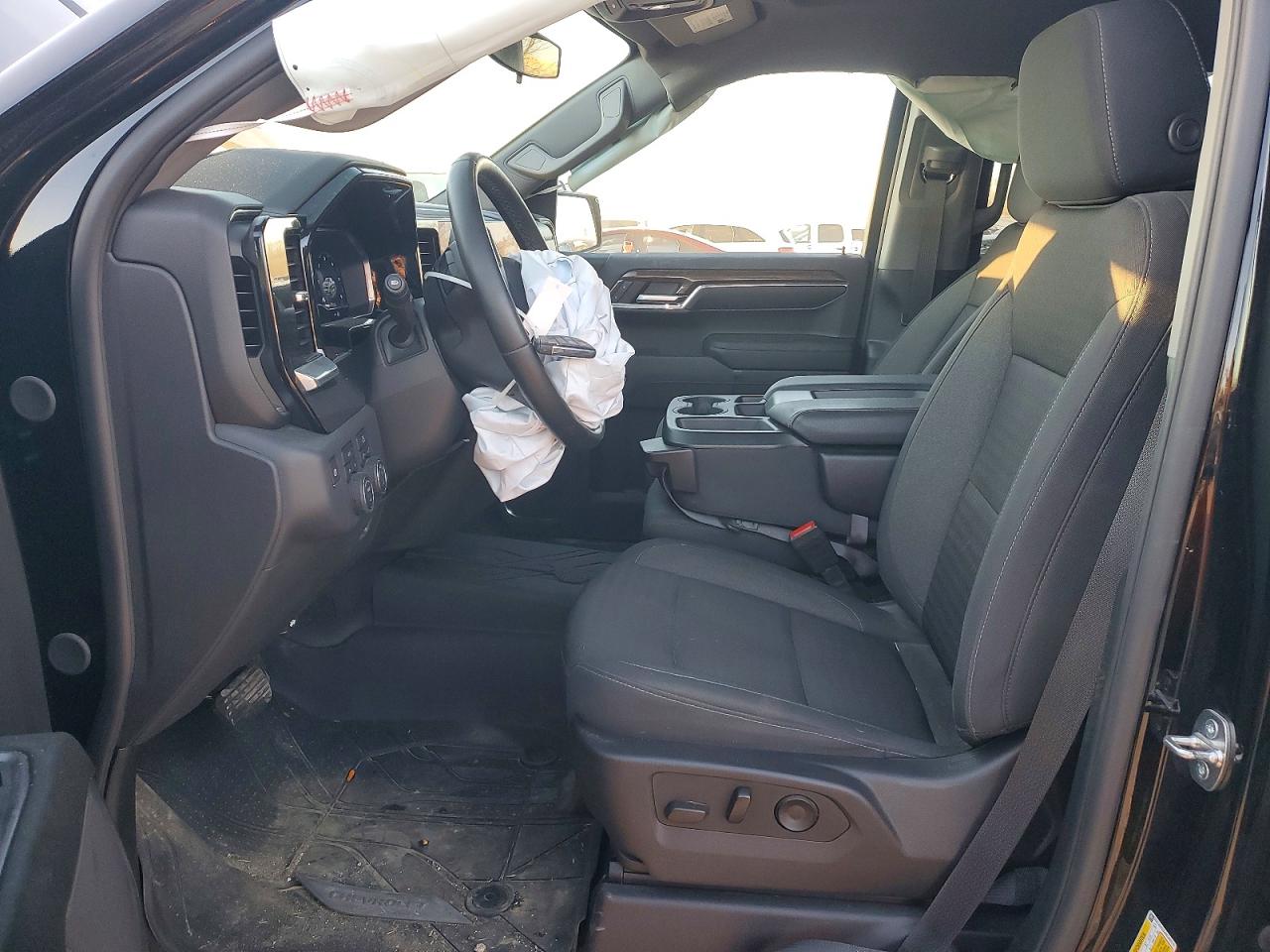 2024 CHEVROLET SILVERADO K1500 RST photo 7