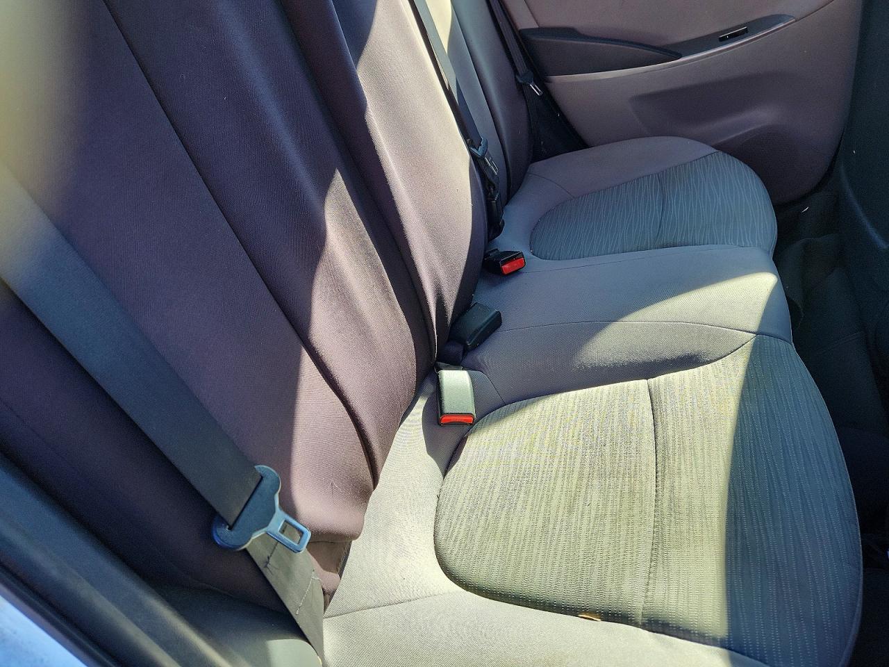 2015 HYUNDAI ACCENT GLS photo 10