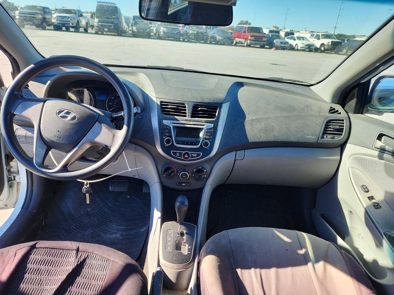 2015 HYUNDAI ACCENT GLS photo 8
