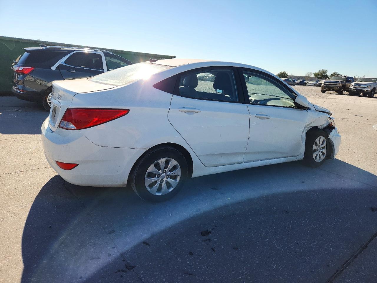 2015 HYUNDAI ACCENT GLS photo 3