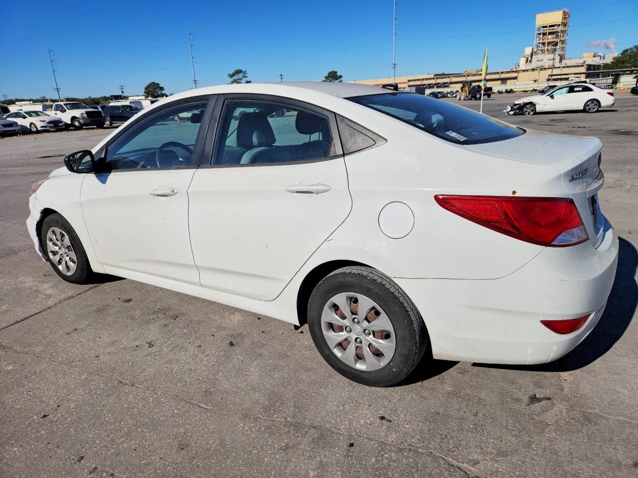 2015 HYUNDAI ACCENT GLS photo 2