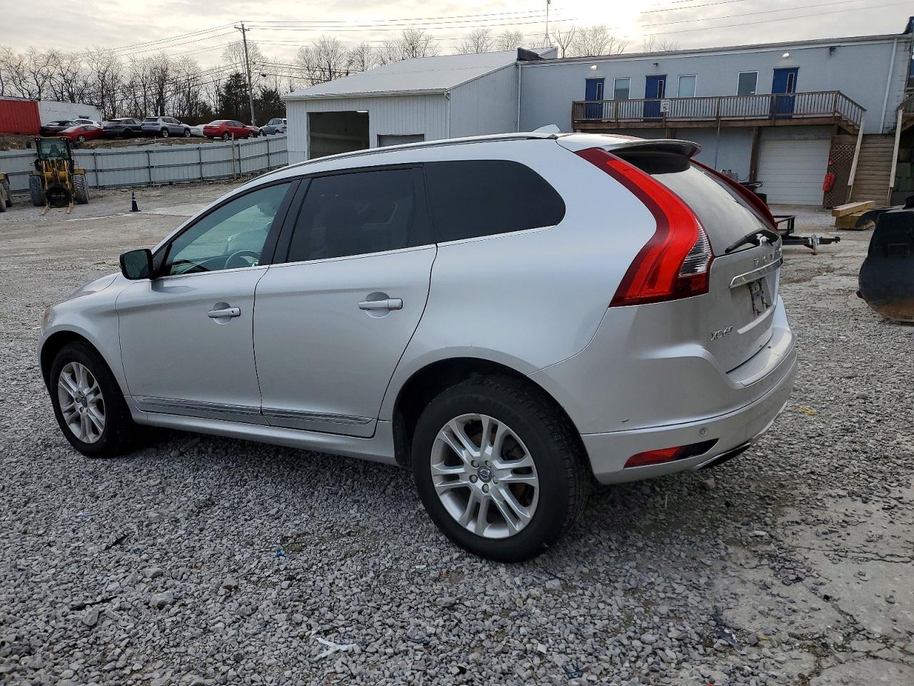 2015 VOLVO XC60 T5 PREMIER photo 4