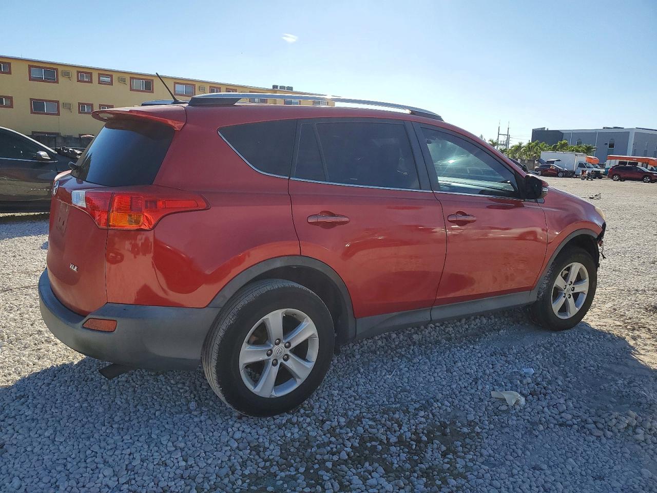 2013 TOYOTA RAV4 XLE photo 3