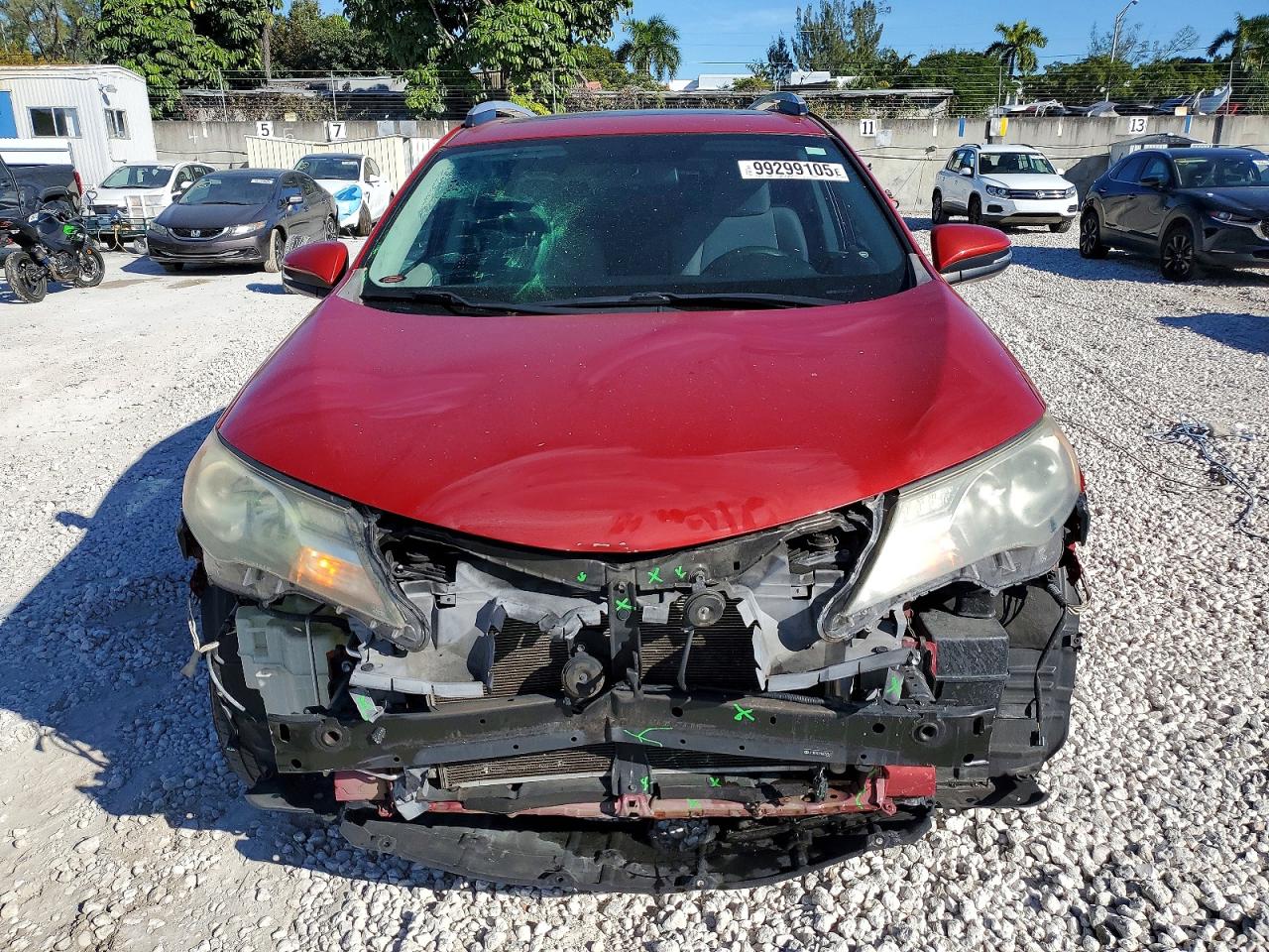 2013 TOYOTA RAV4 XLE photo 5