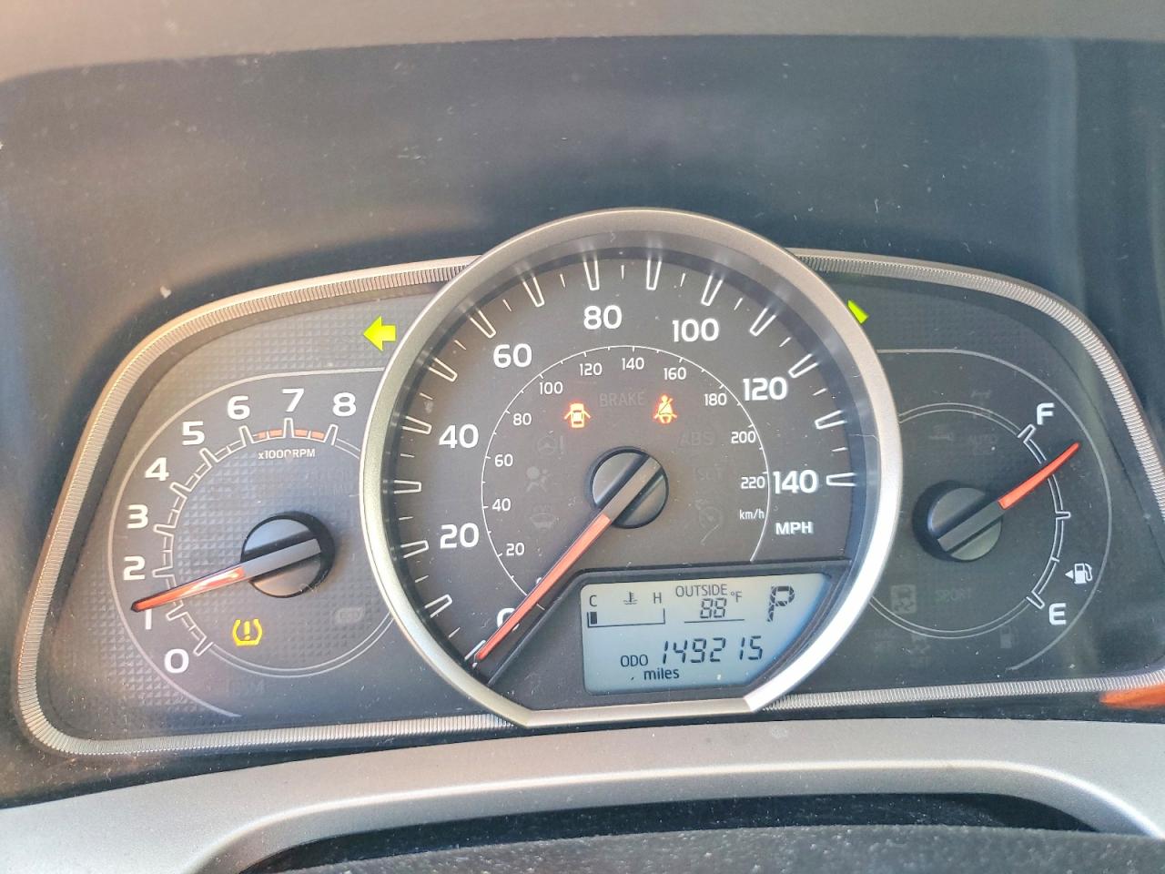 2013 TOYOTA RAV4 XLE photo 9