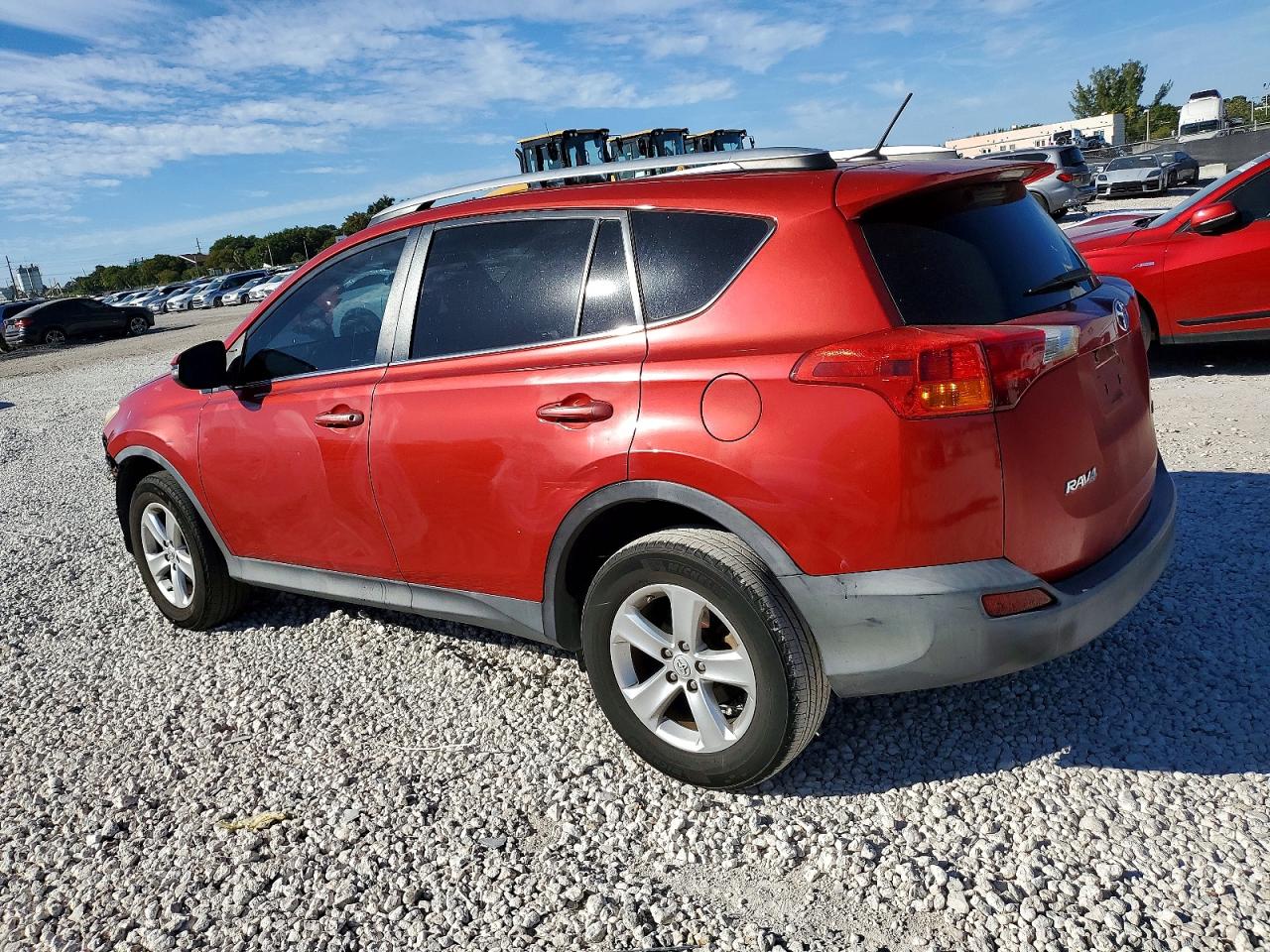 2013 TOYOTA RAV4 XLE photo 2