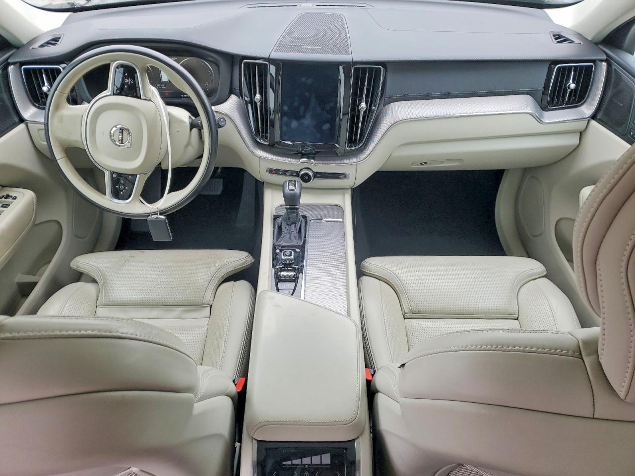 2019 VOLVO XC60 T6 INSCRIPTION photo 8