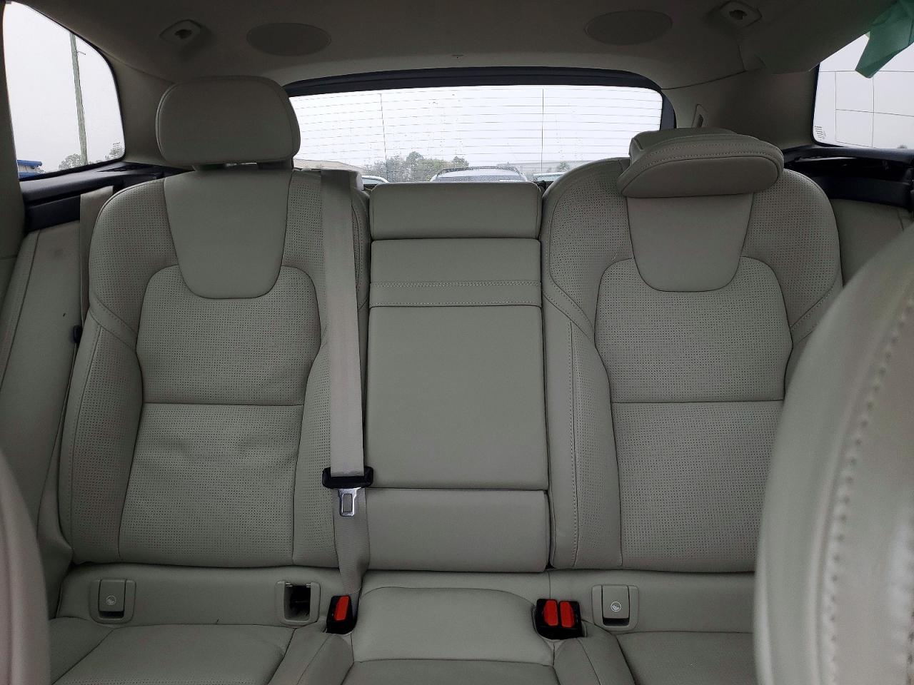 2019 VOLVO XC60 T6 INSCRIPTION photo 10