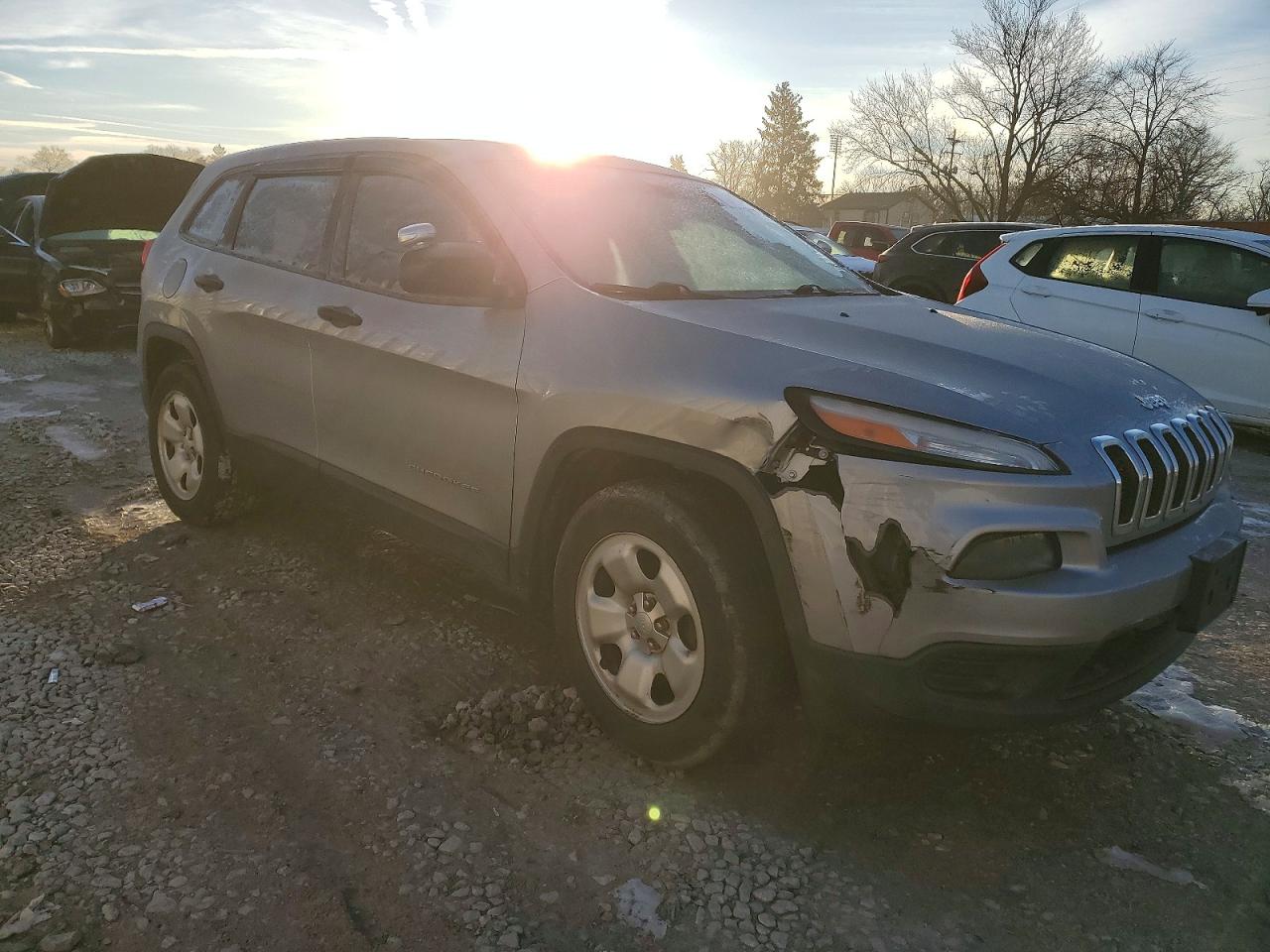 2015 JEEP CHEROKEE SPORT photo 4